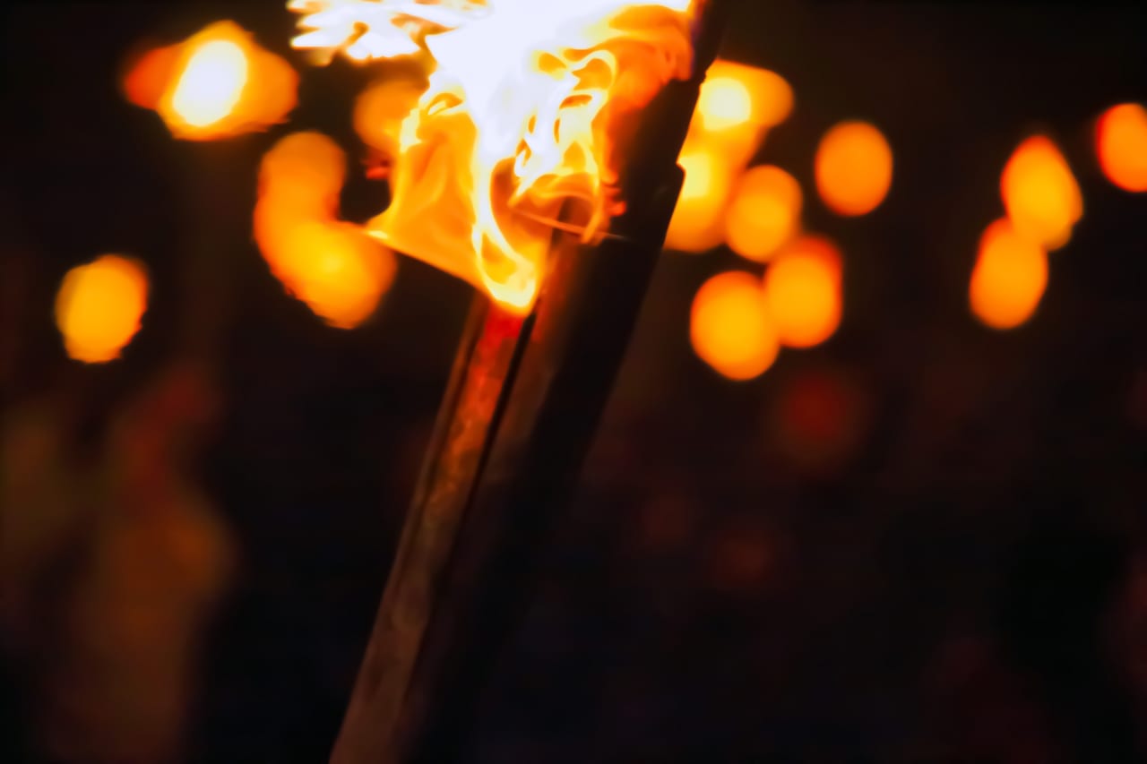 池田の伝統的な火祭り「がんがら火祭り」