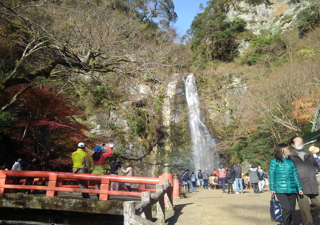 昼の箕面大滝