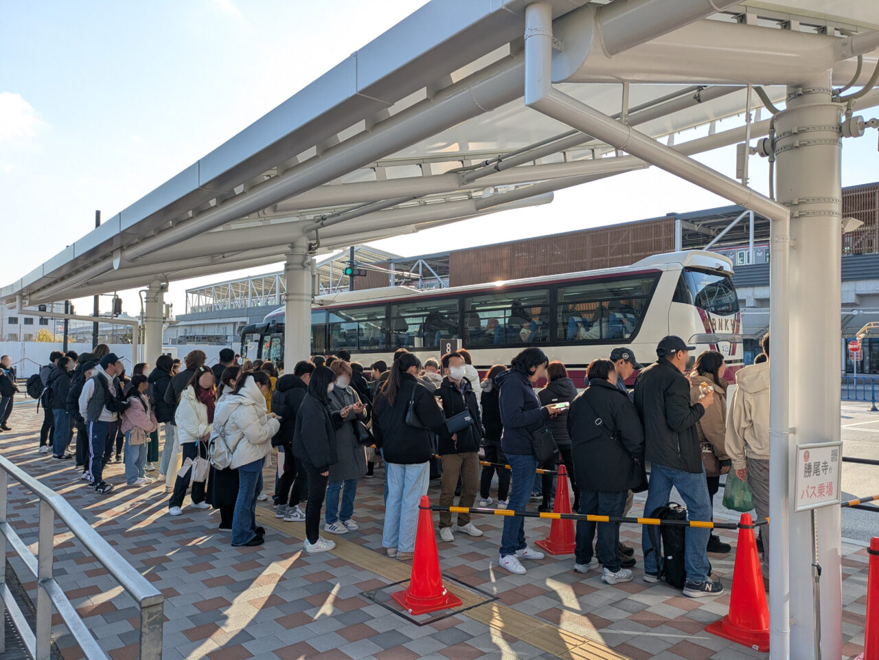 箕面萱野駅　バスターミナル