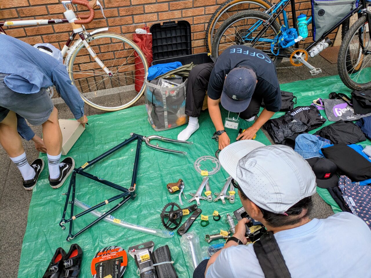 自転車のパーツの出店ブース