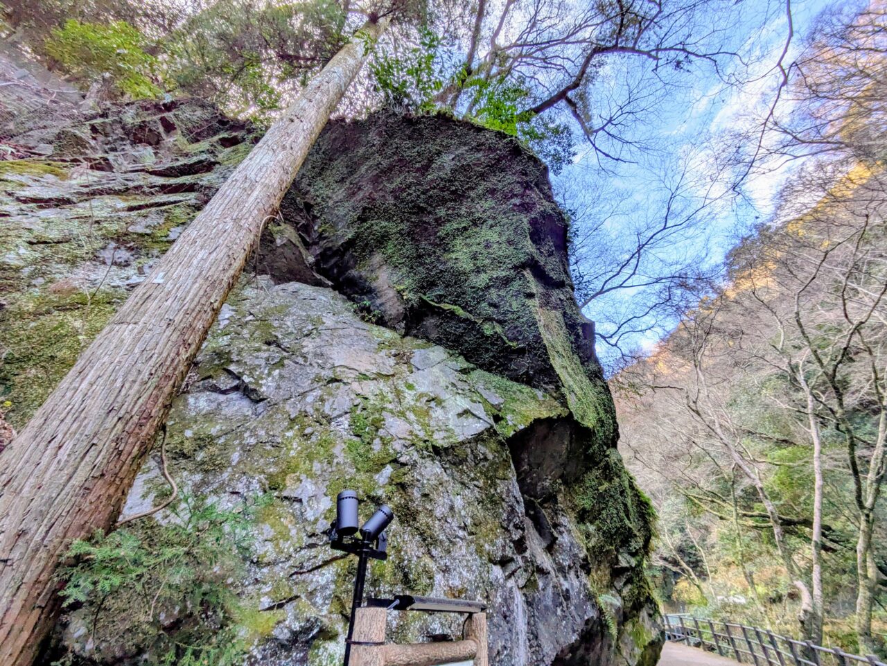 唐人戻岩