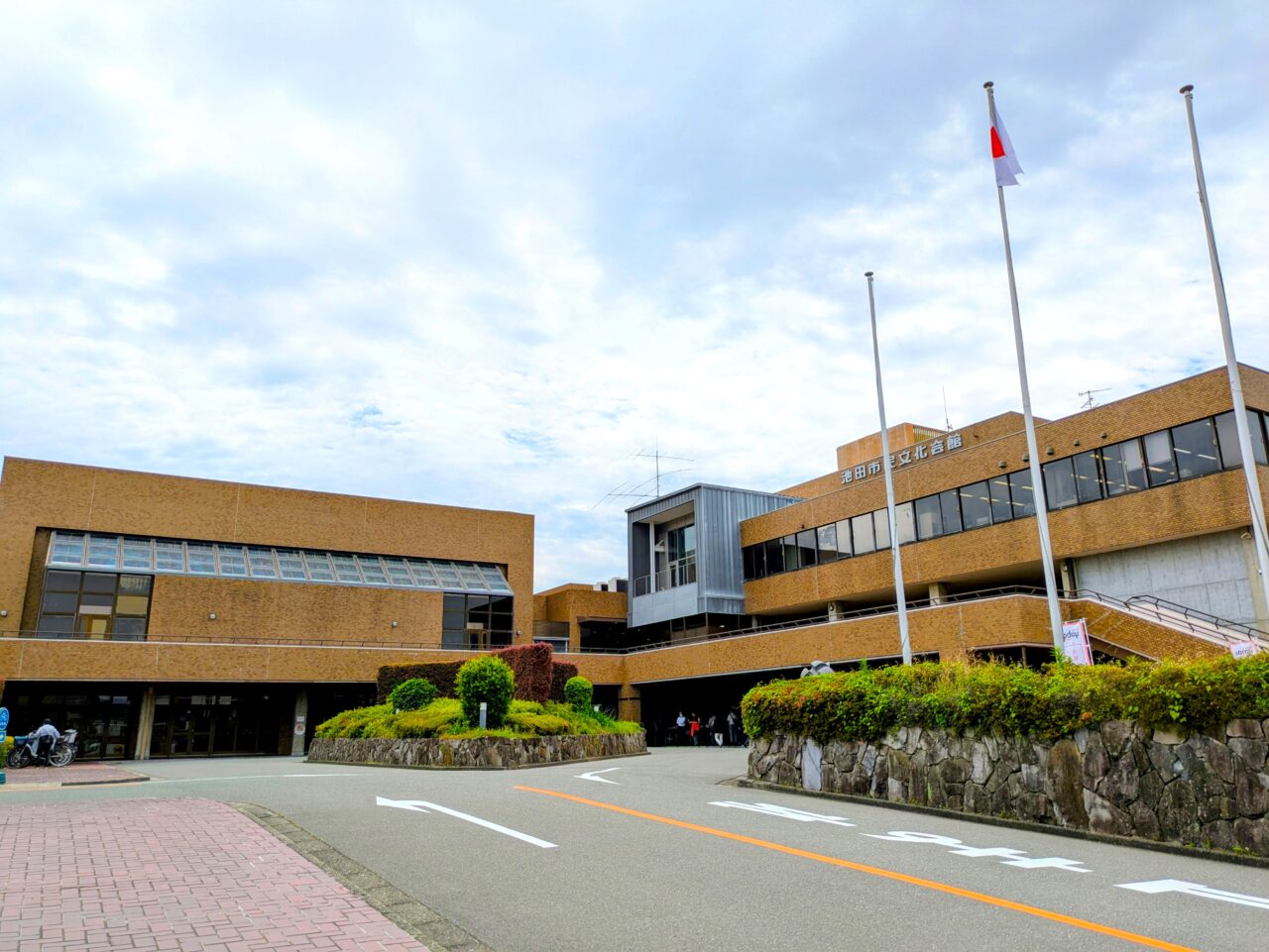 池田市民文化会館　遠景