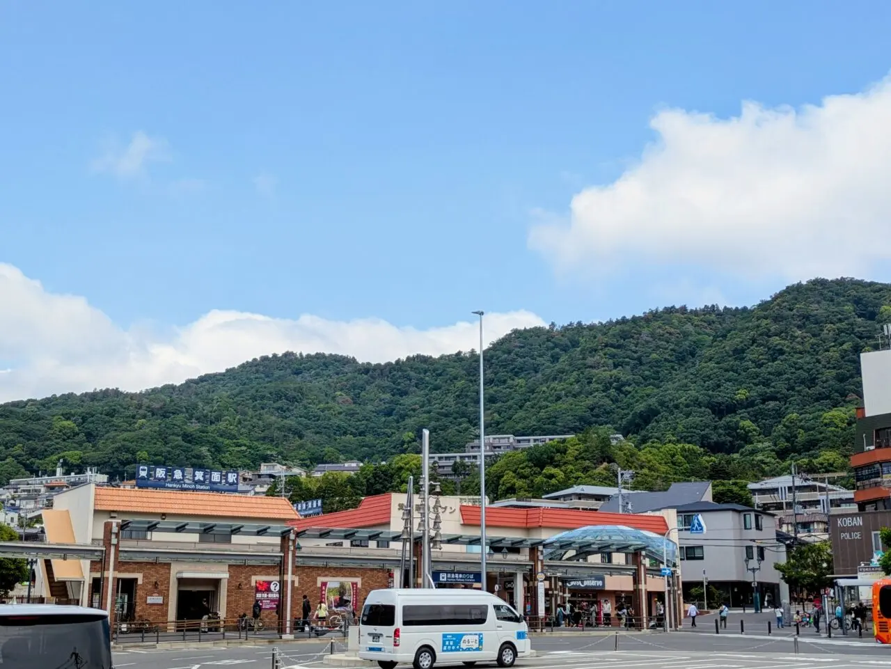 阪急箕面駅前ロータリー