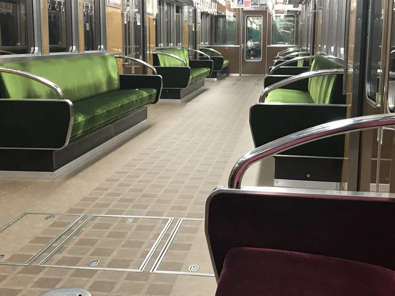 電車内のイメージ