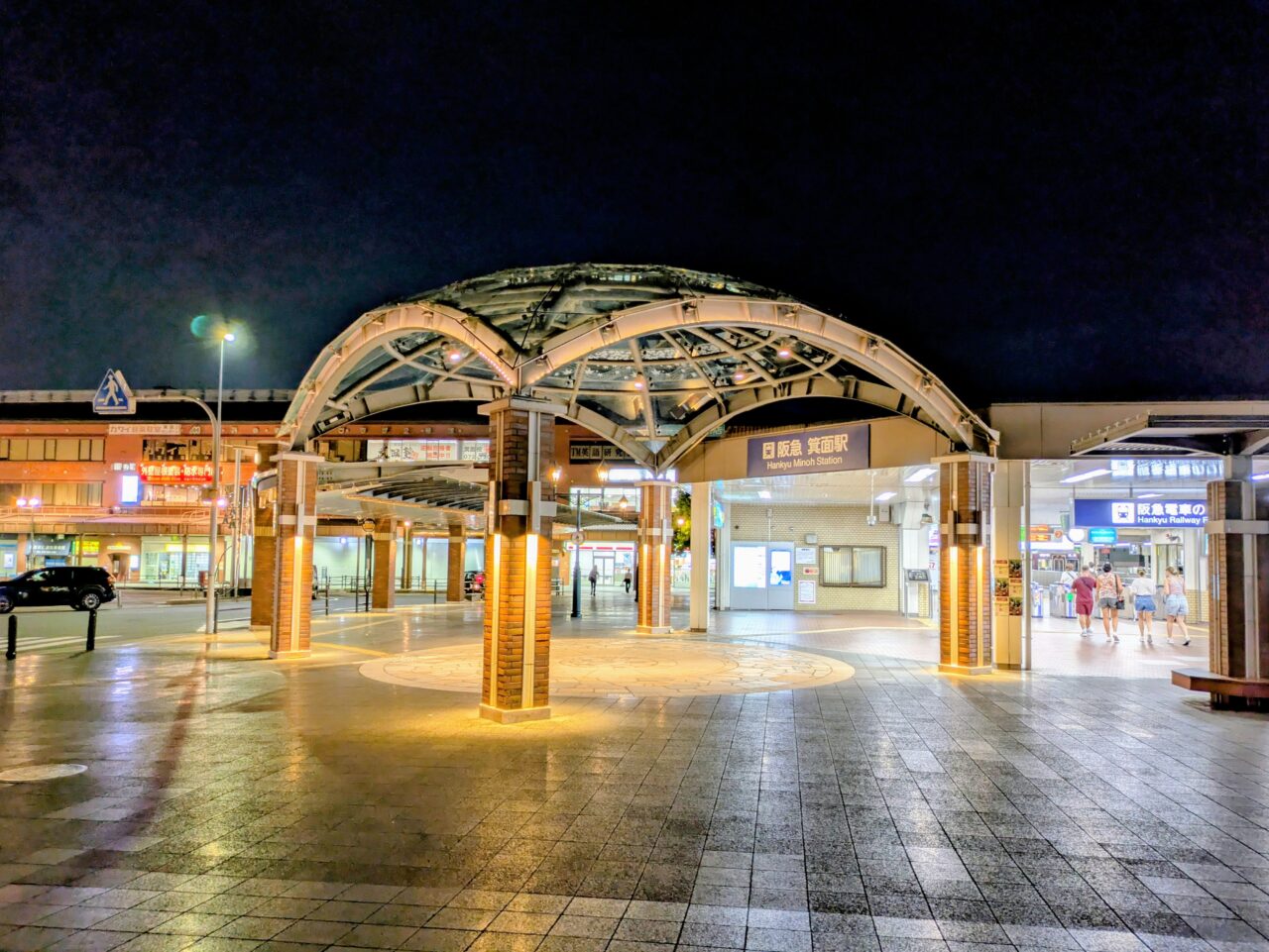 夜の箕面駅