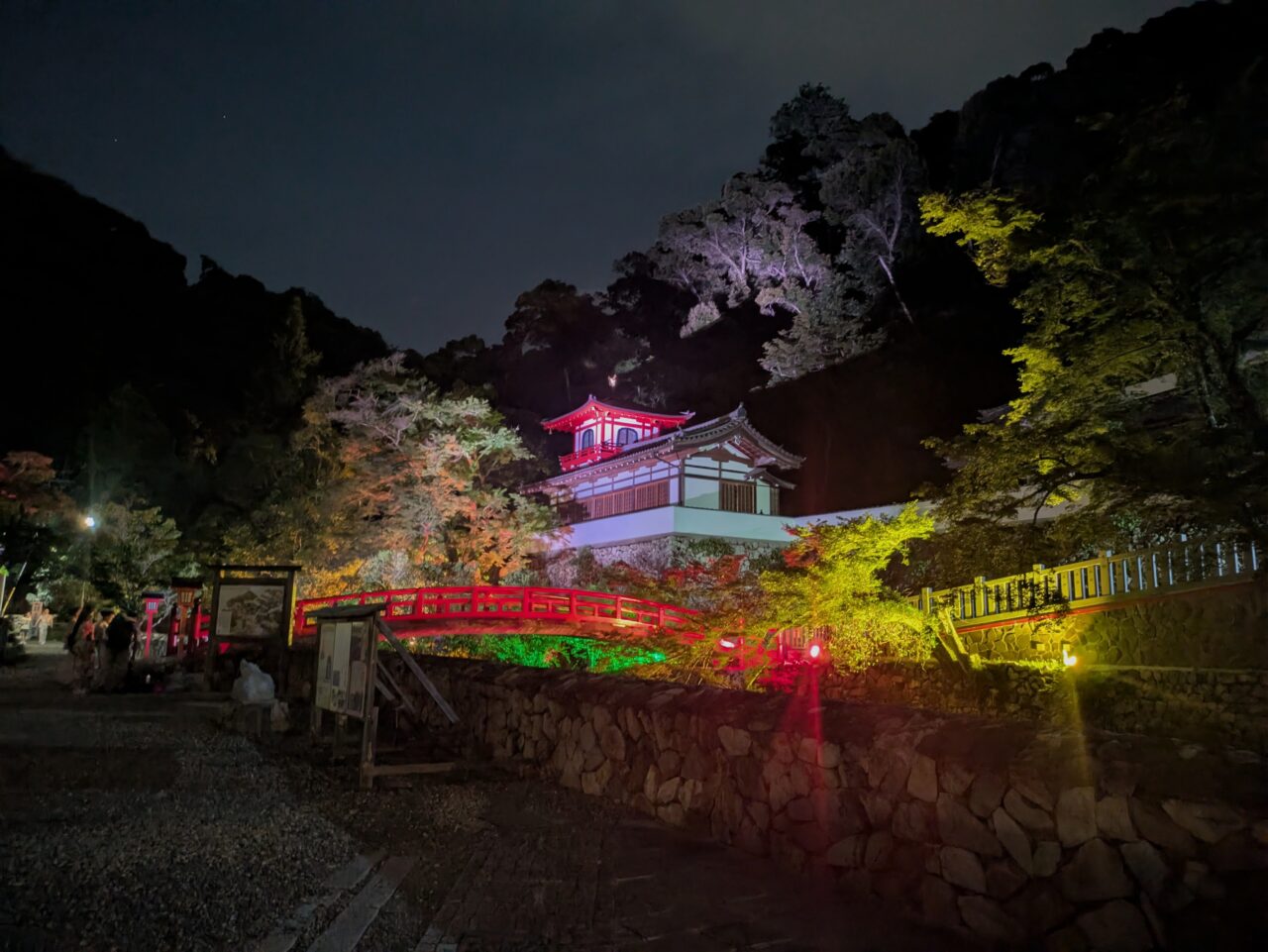 瀧安寺のライトアップ