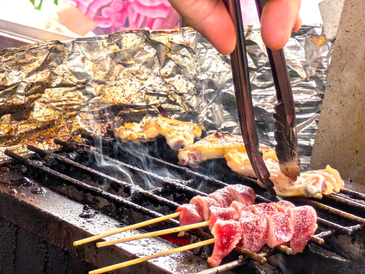 備長炭で焼き上げる焼き鳥