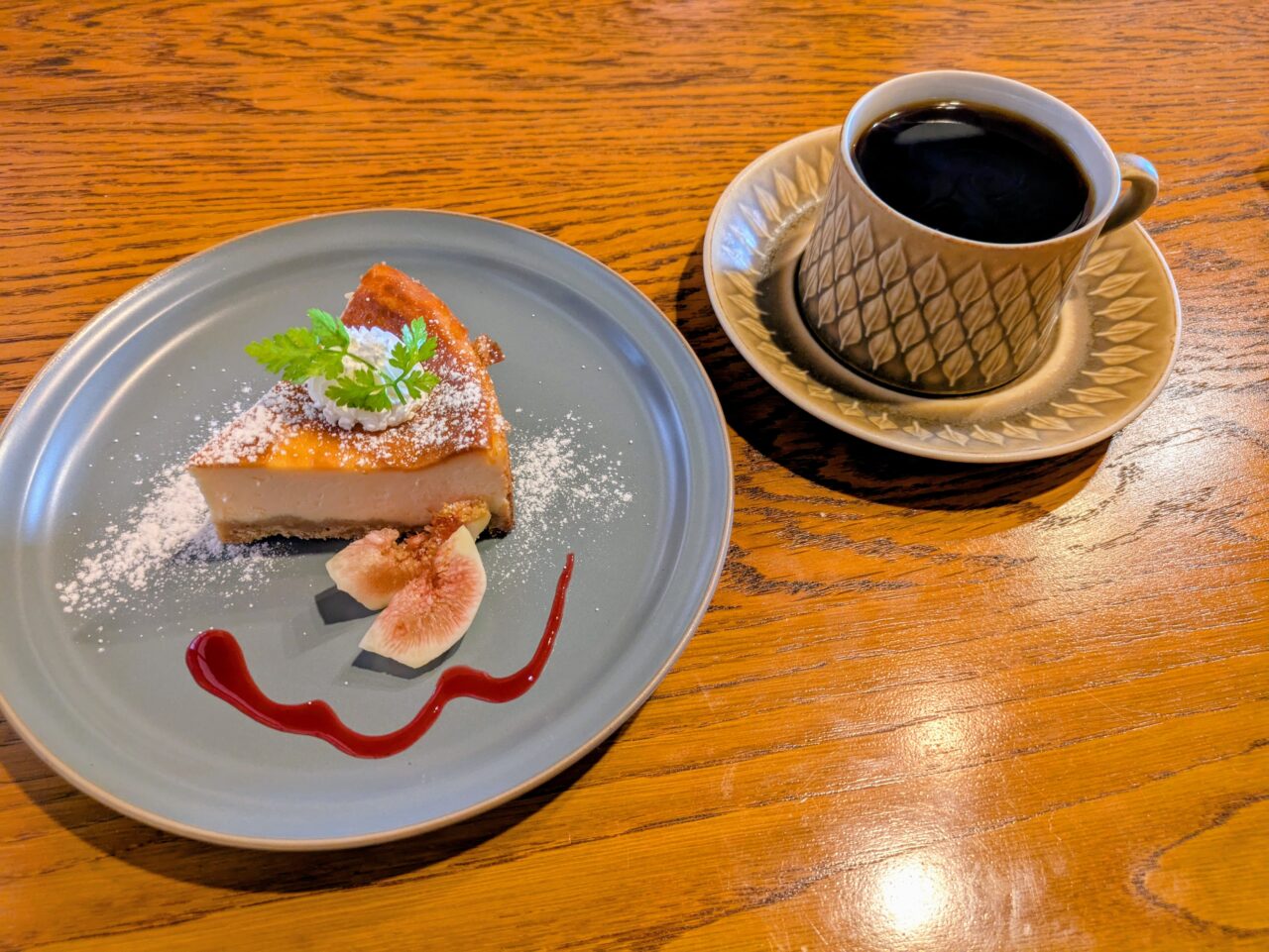 自家焙煎珈琲とスイーツ