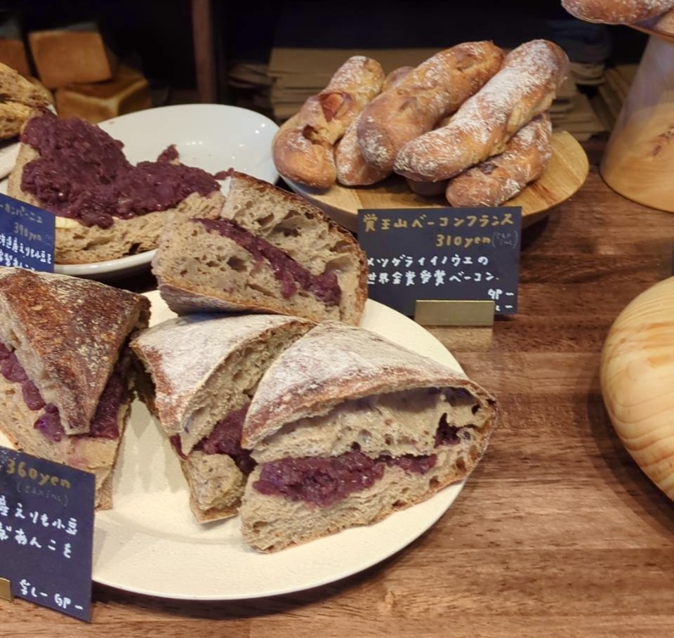 焼きたてのパン