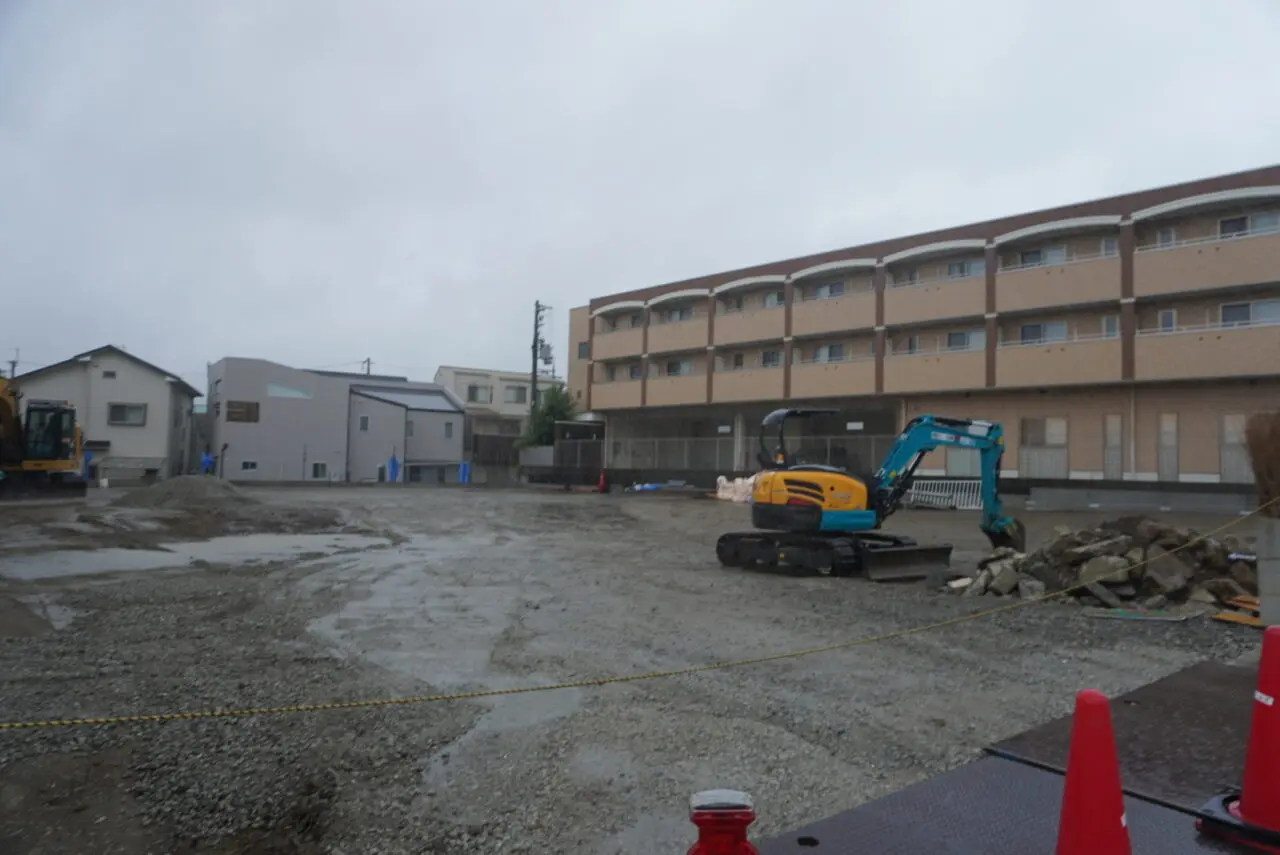 坊島飲食店建設中2026年5月