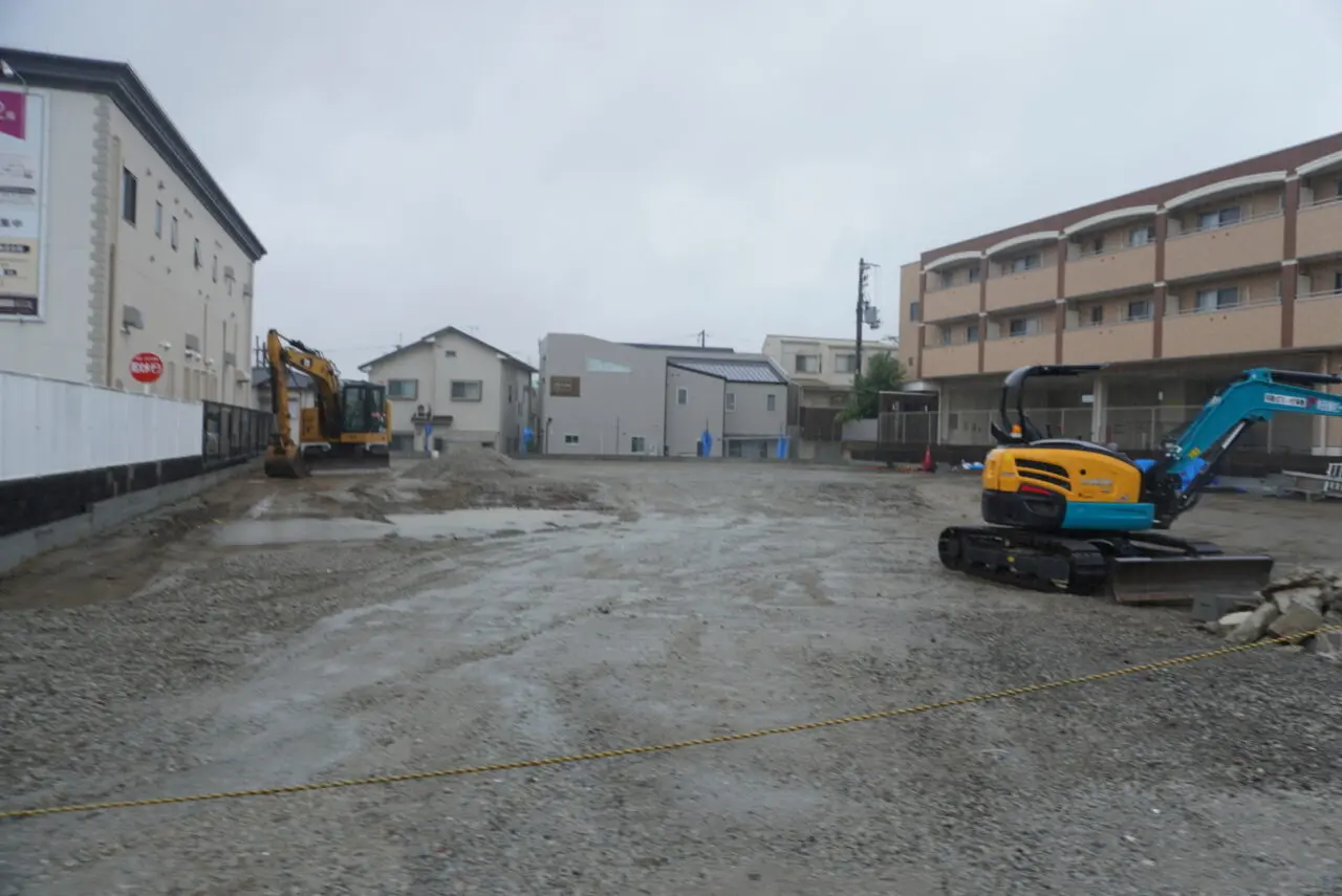 坊島飲食店建設中2026年5月